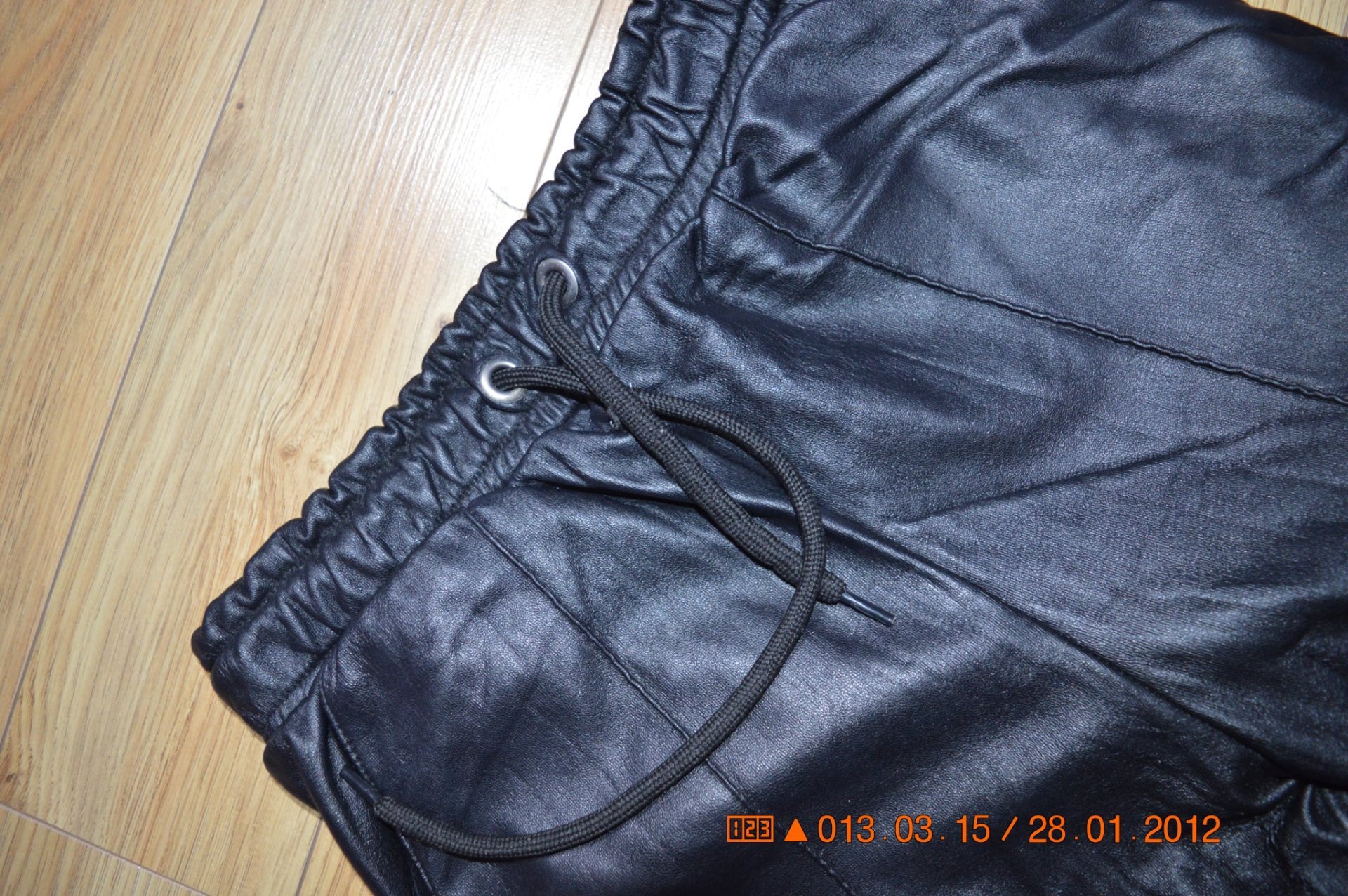 👖 Црни кожни панталони - 4