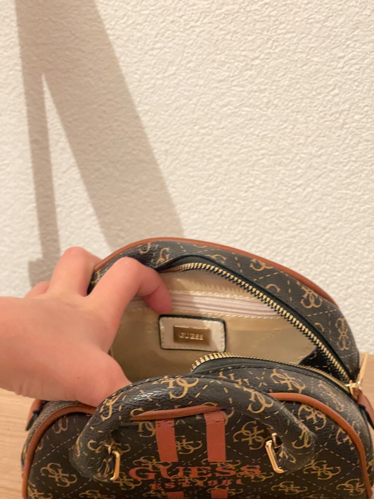 Guess canta - 4