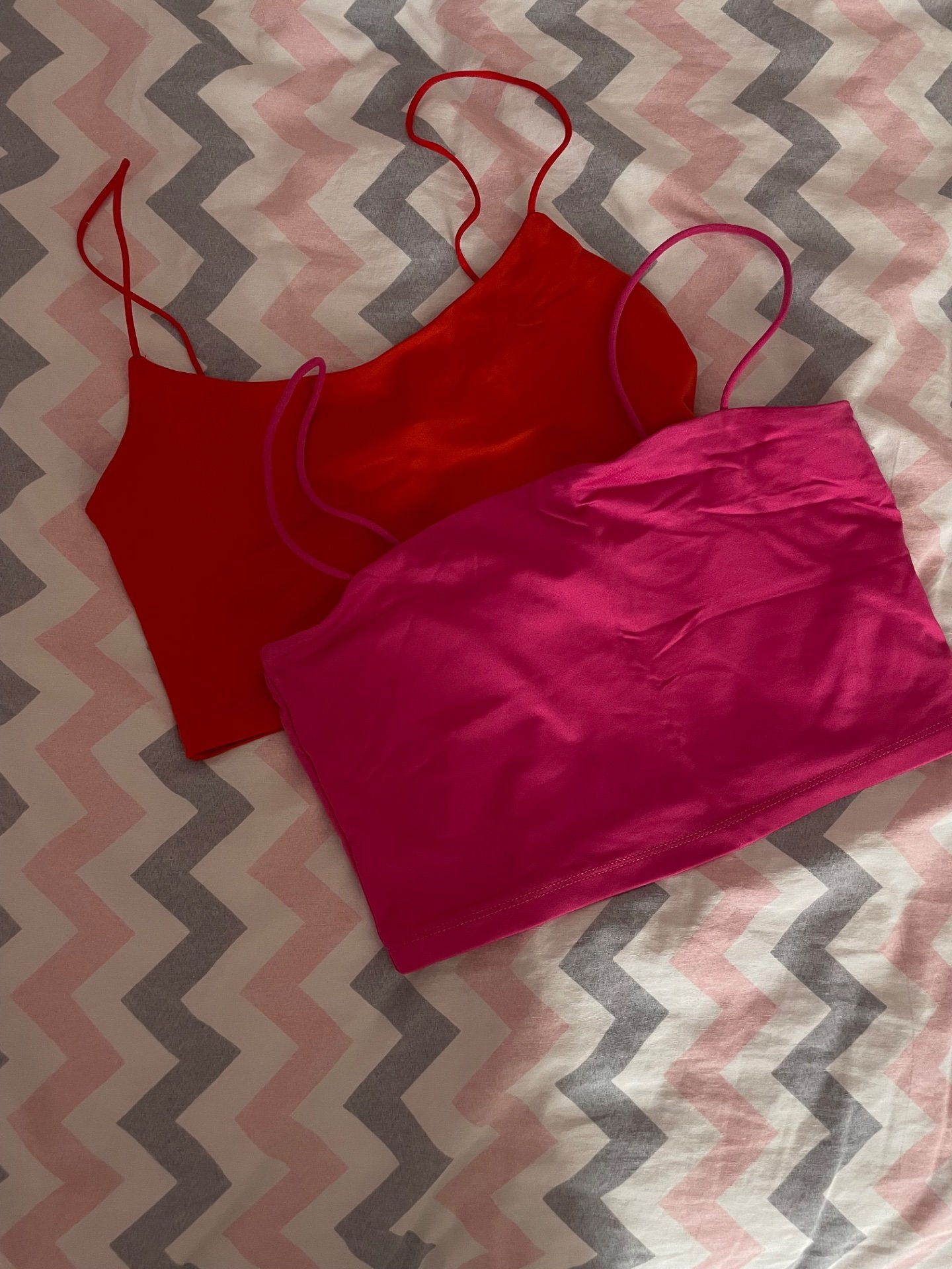 Кроп -топ прерамки број M