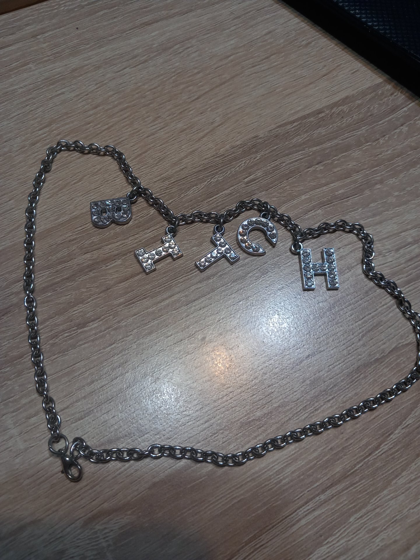 Fiore BITCH lance so cirkoni