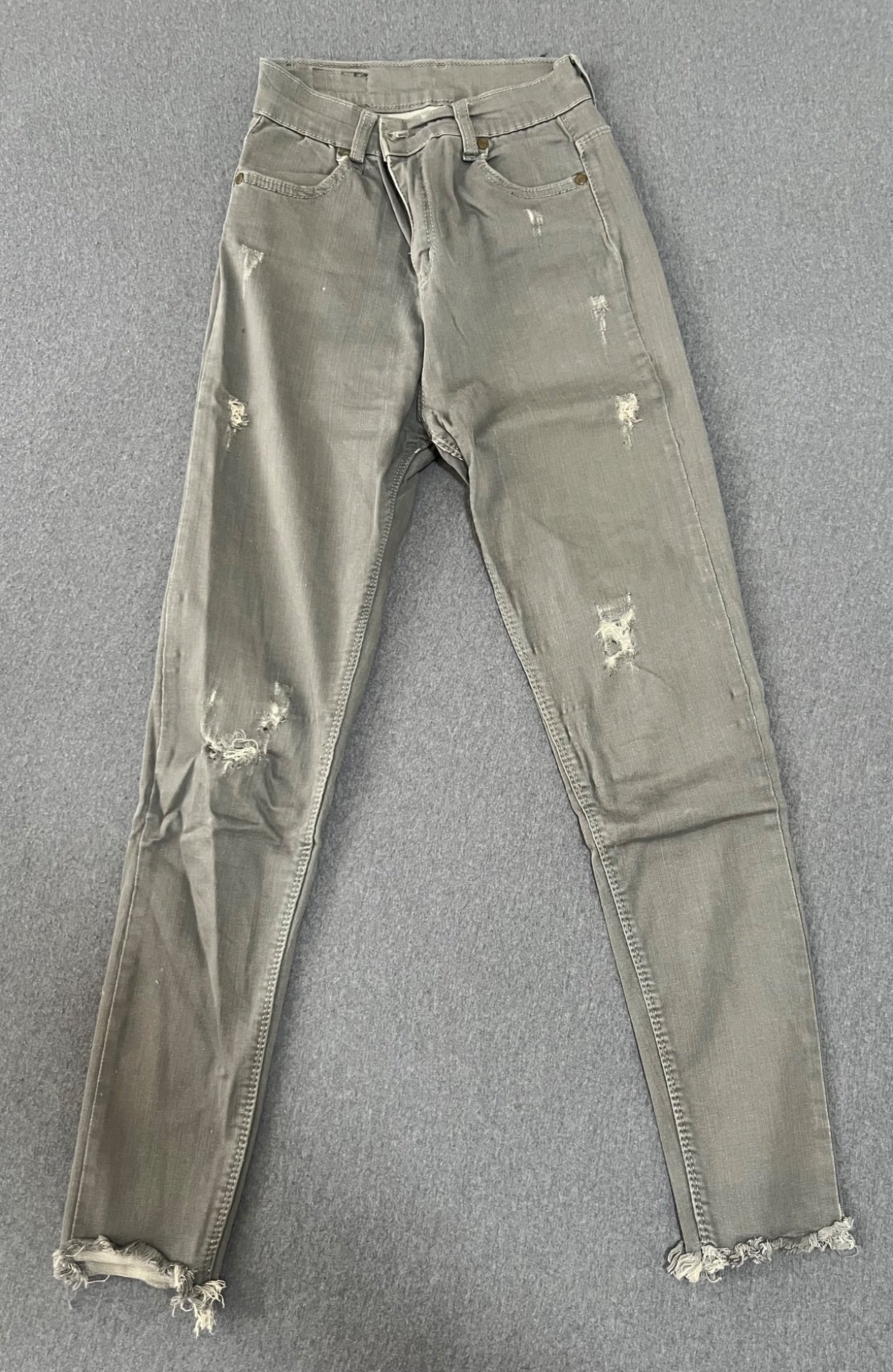 Тесни Фармерки 👖