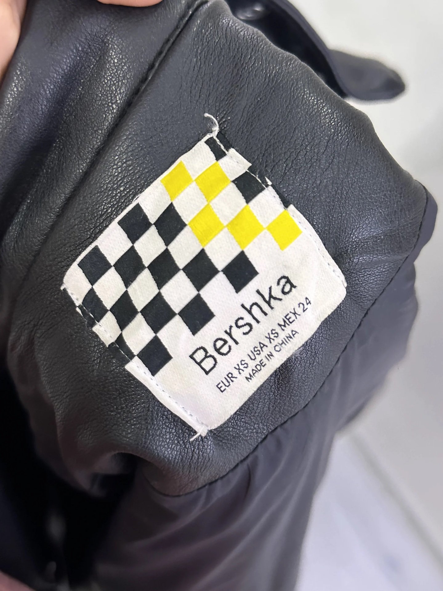 Bershka faux kozna jakna - 3