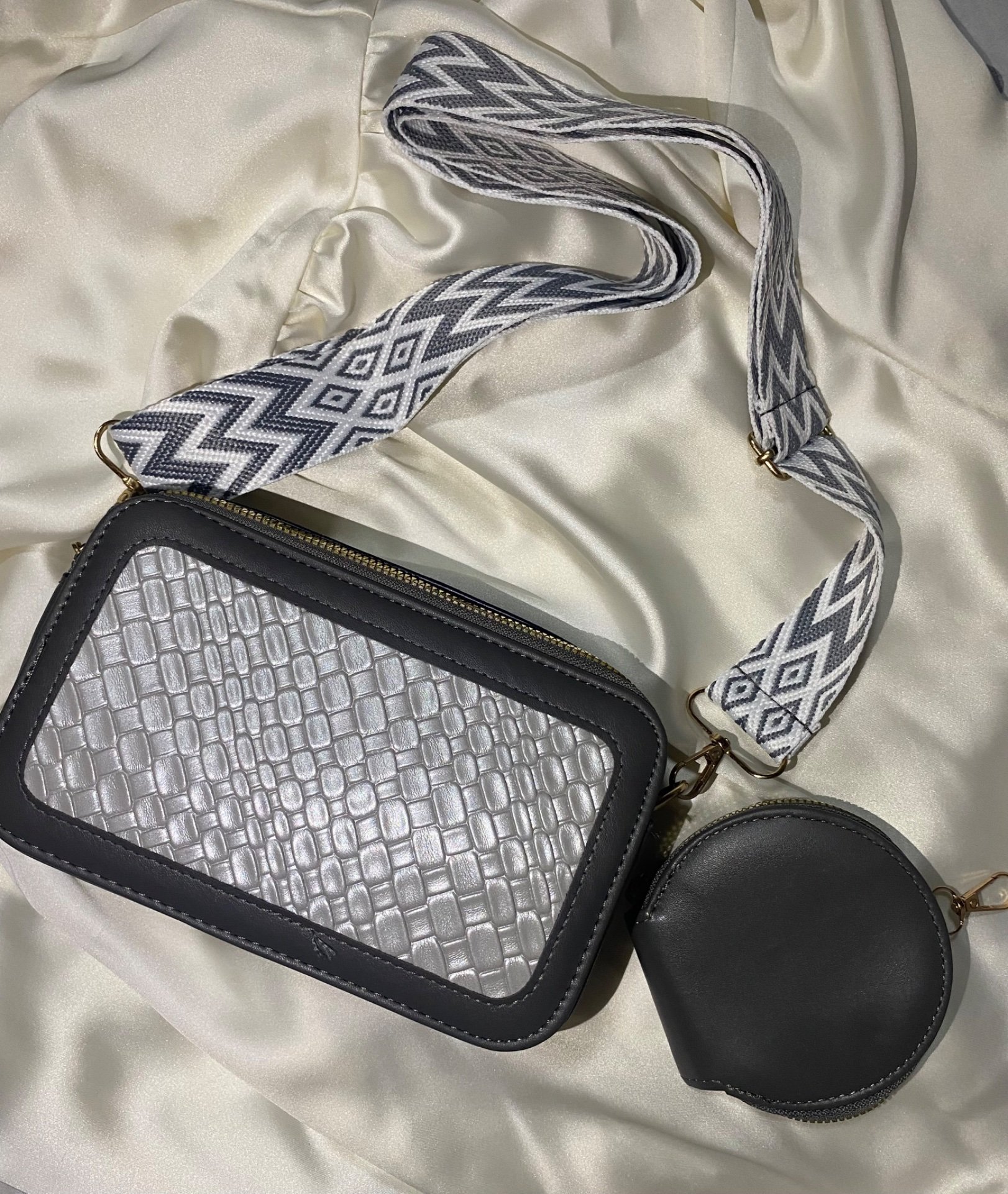 НОВ Модерен 3-во-1 Црн Сет Чанта со Каиш ✨ Crossbody - 3