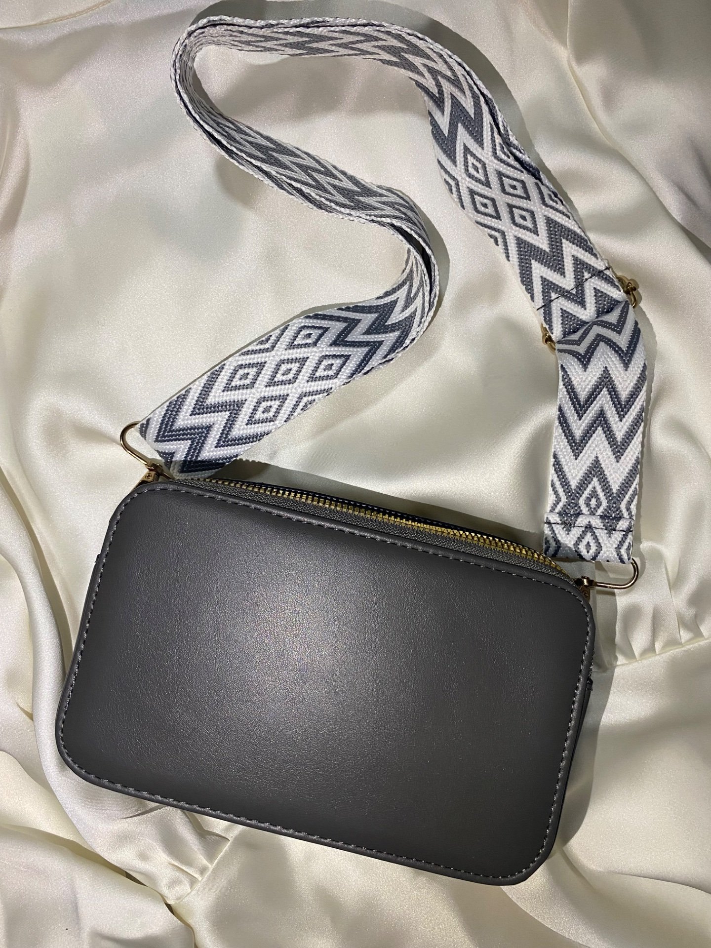НОВ Модерен 3-во-1 Црн Сет Чанта со Каиш ✨ Crossbody - 2