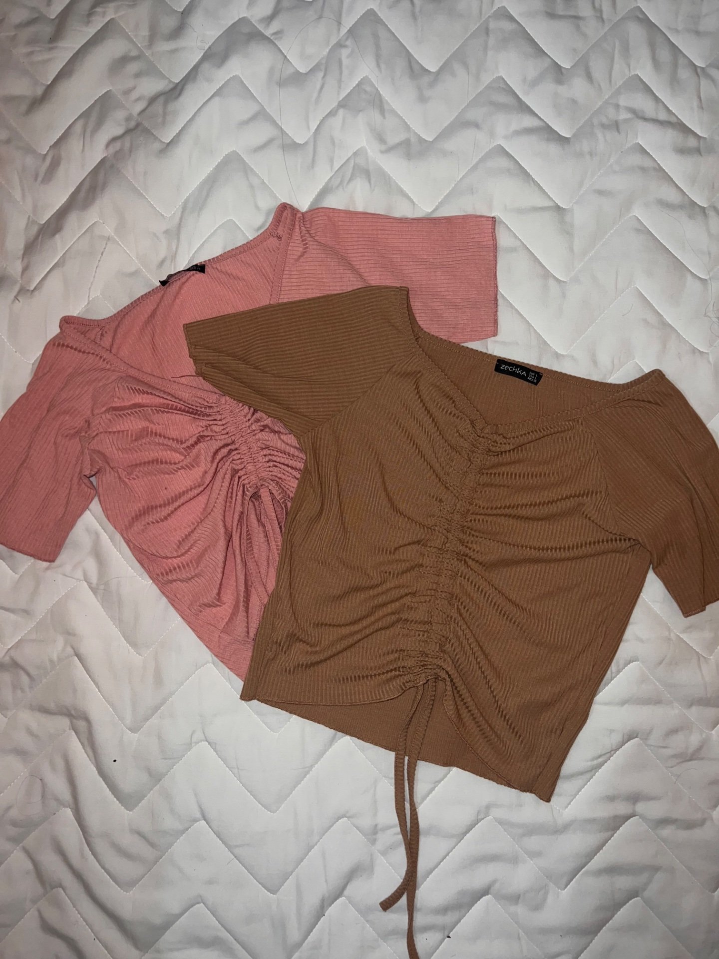 Две маици