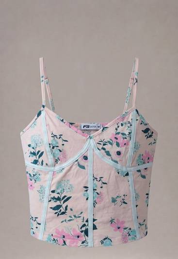 Pink T-shirt with a floral design💖