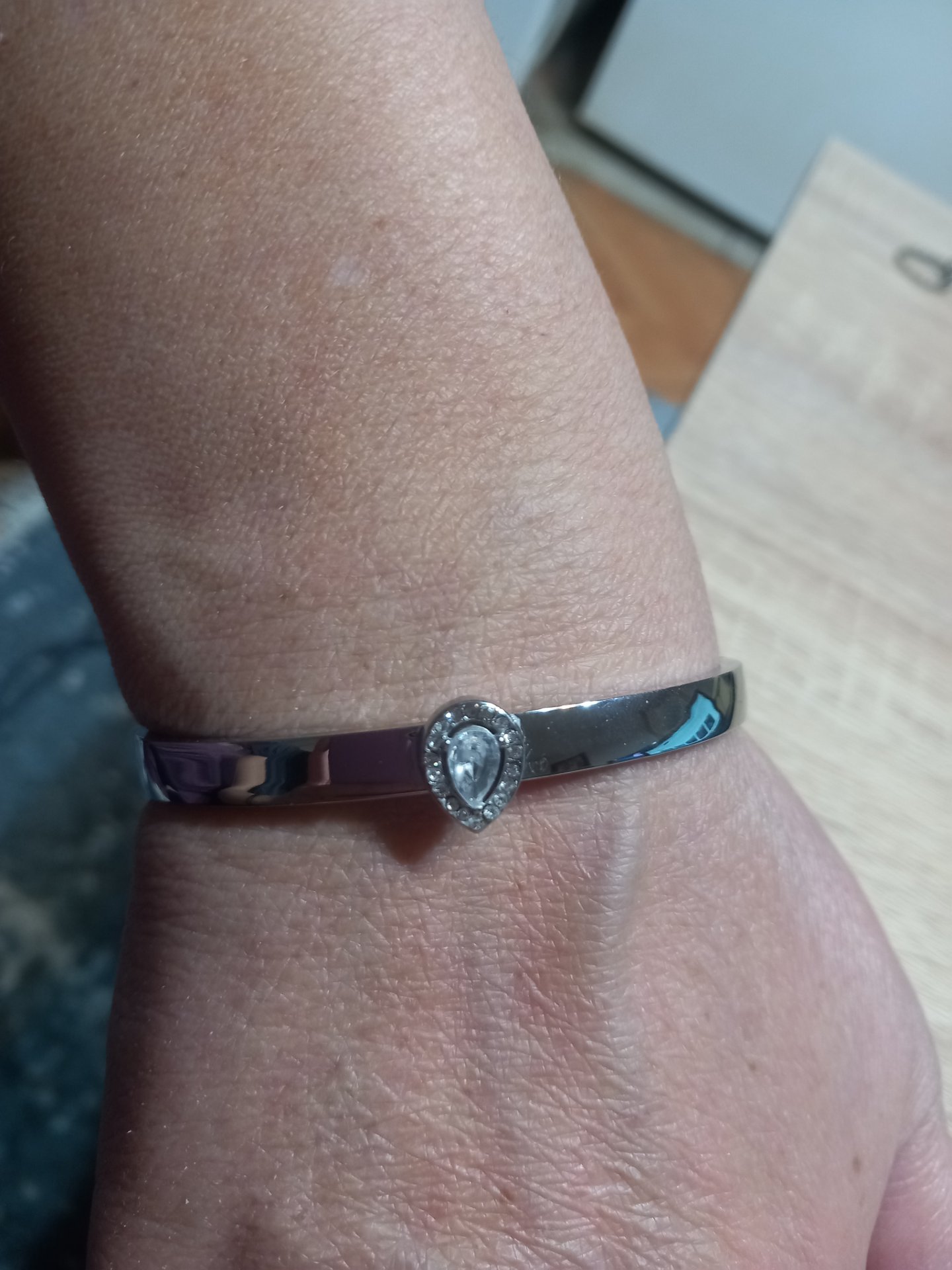 Srebrena alka so solza od Krit