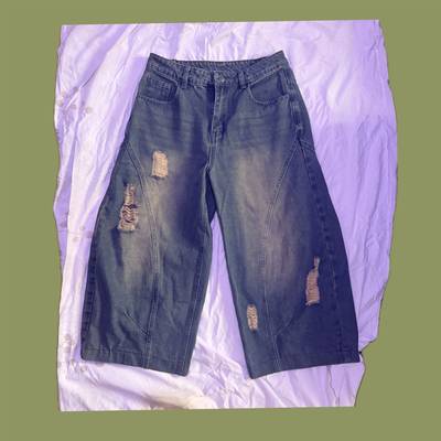 BAGGY RIPPED JEANS