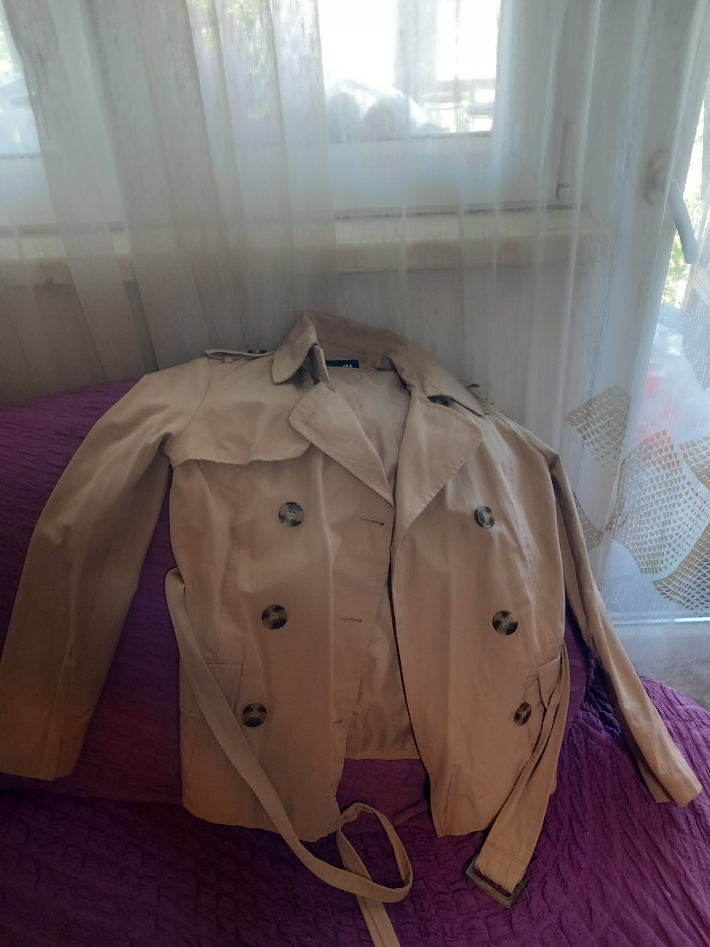 Mantil kremast Bershka