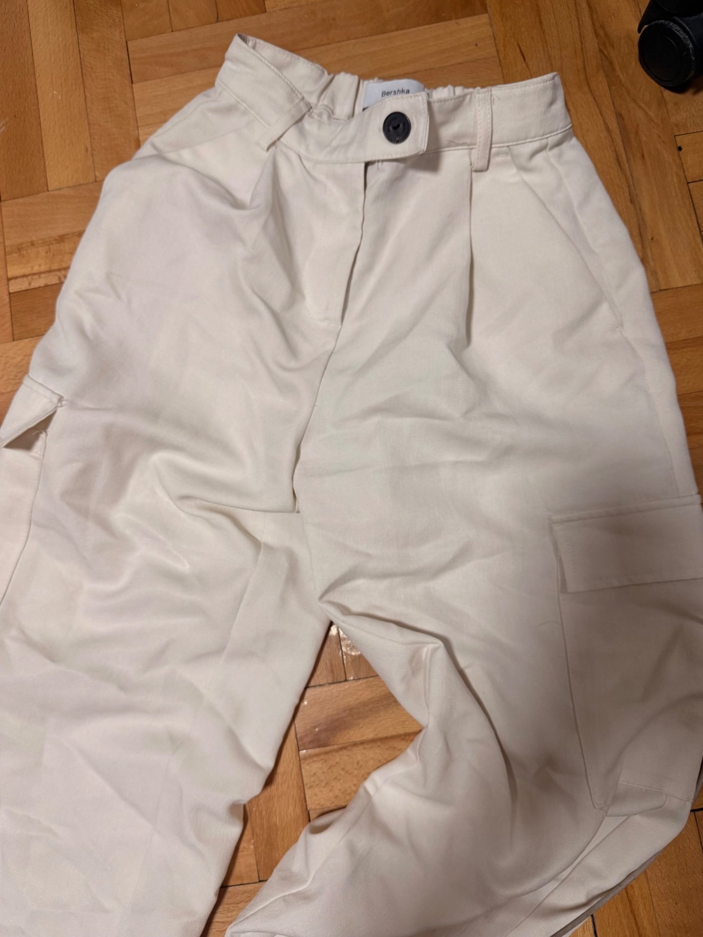 Pantaloni Bershka