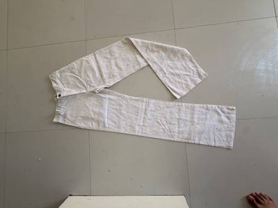 Prodavam farmerki i pantaloni