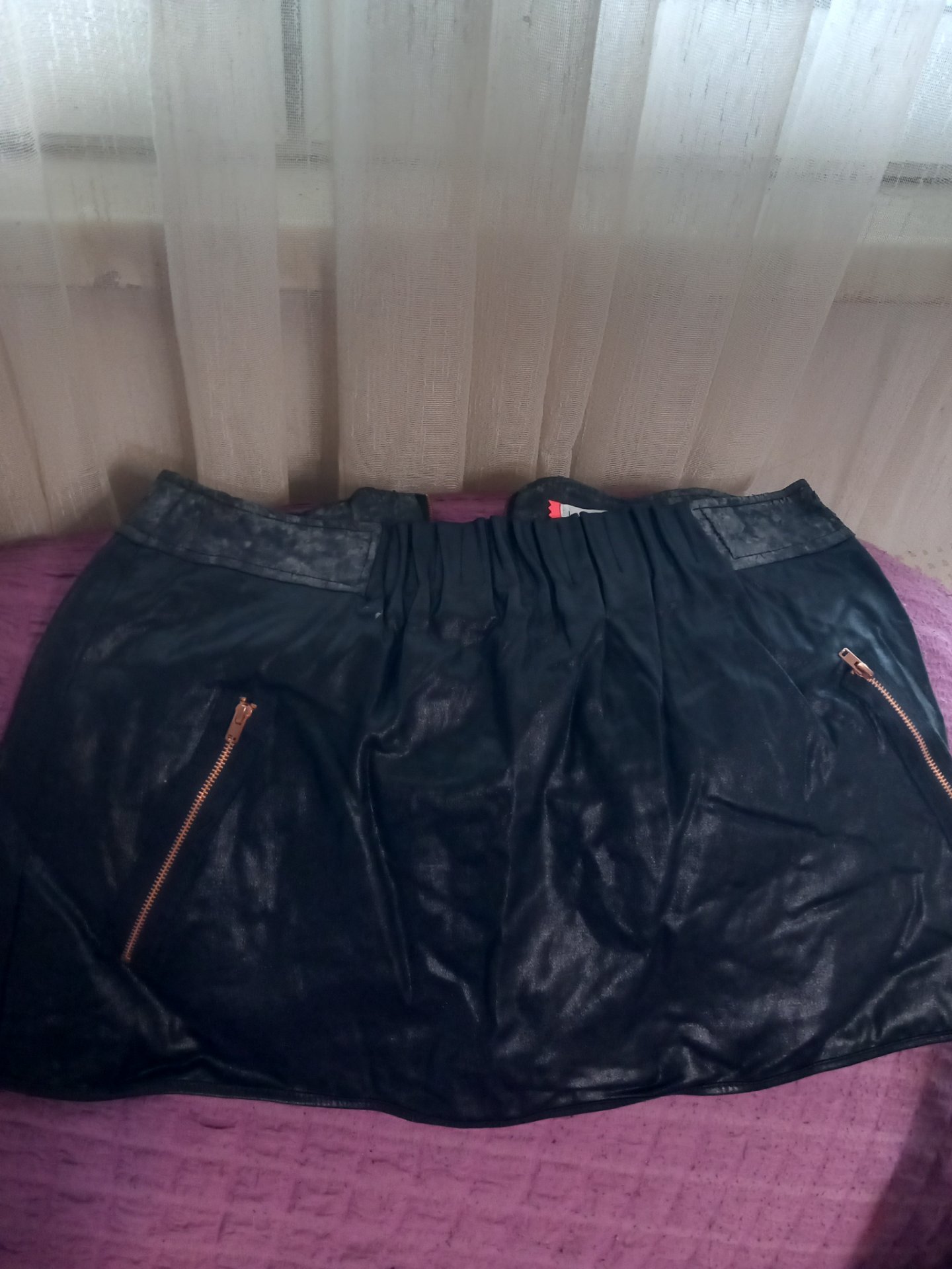 Bershka kozna suknja