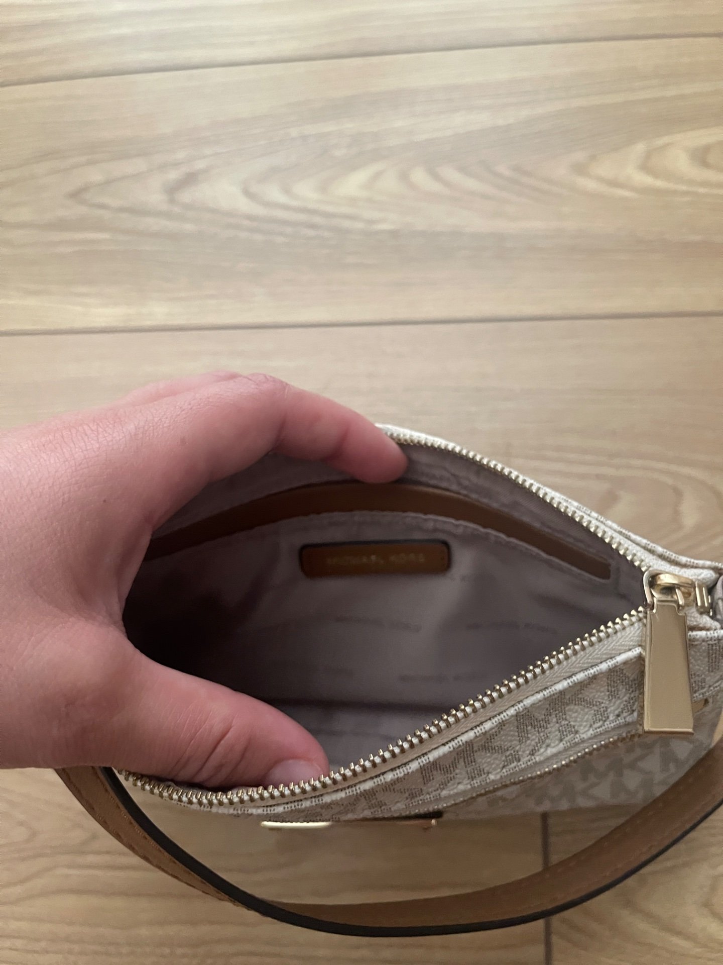 MICHAEL KORS PURSE - 4
