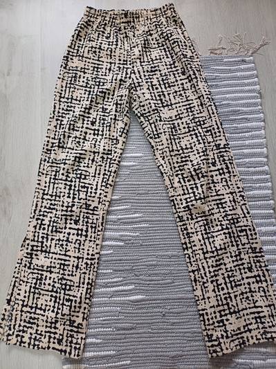 Lesni letni pantaloni so lastik