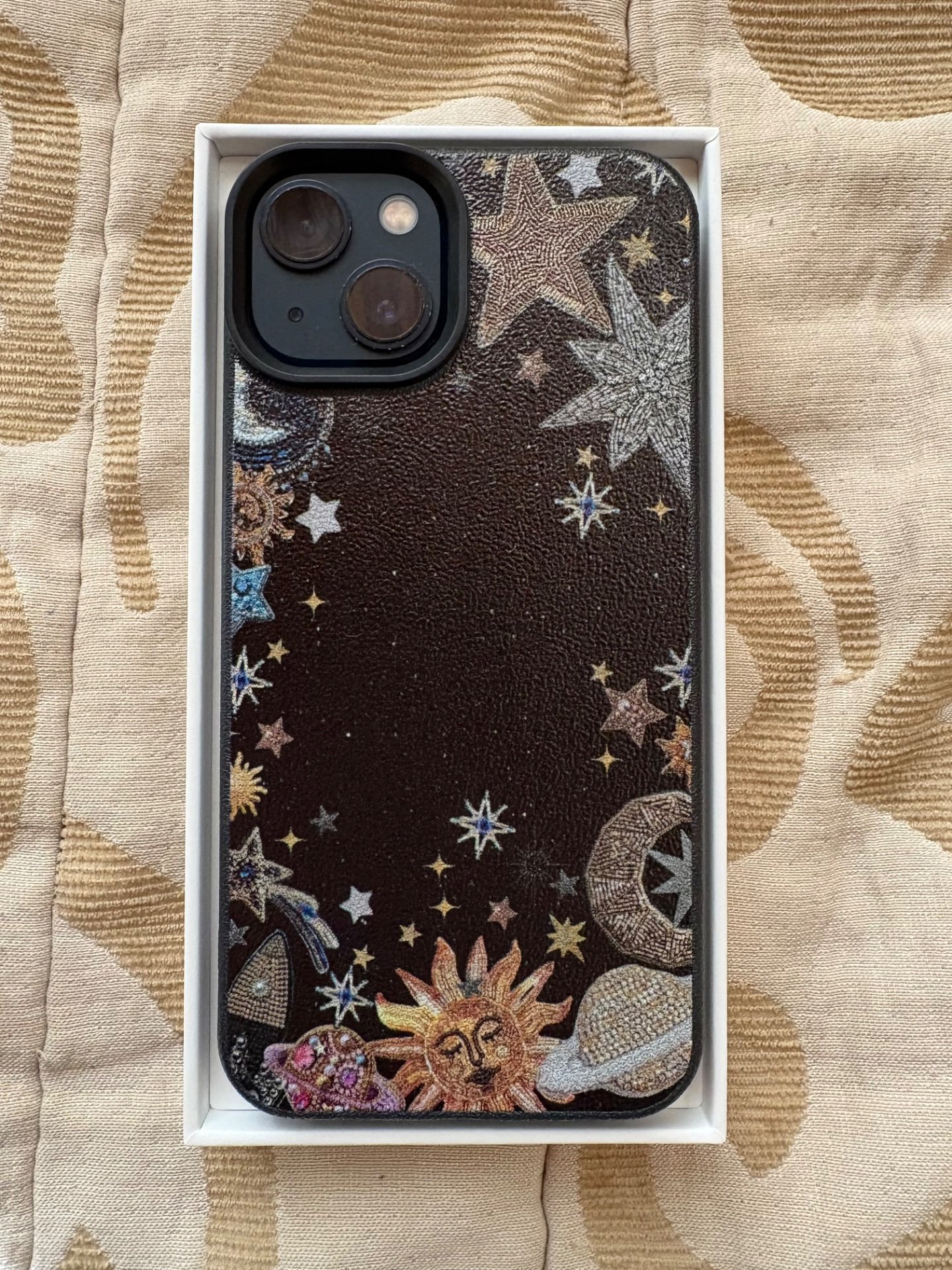 маска за iphone 13