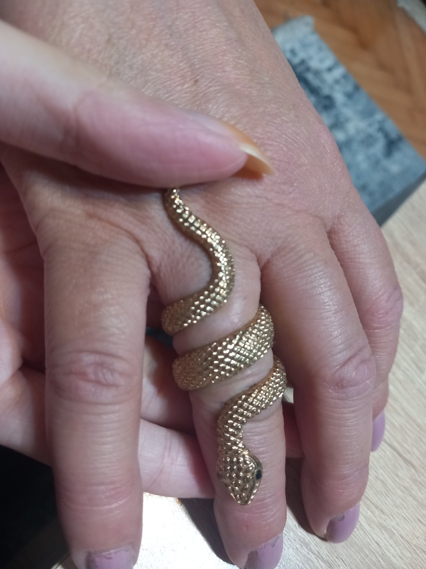 Stradivarius zmija prsten zlaten prilagodliv