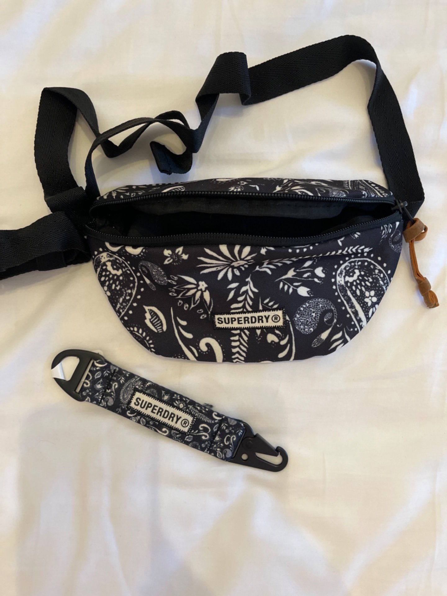 Superdry - 4