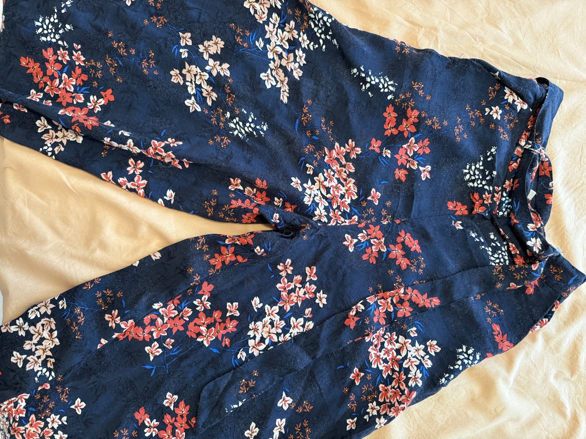 Izvezeni pantaloni Koton