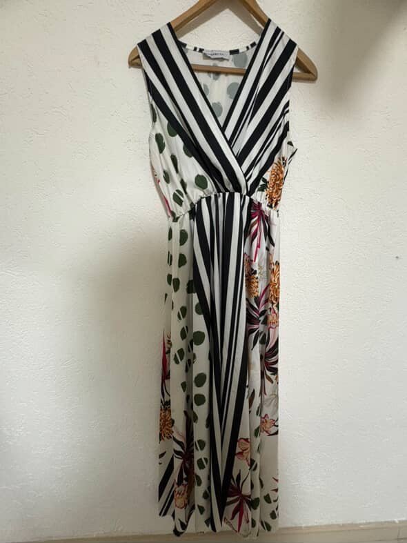 Долг летен фустан без ракави